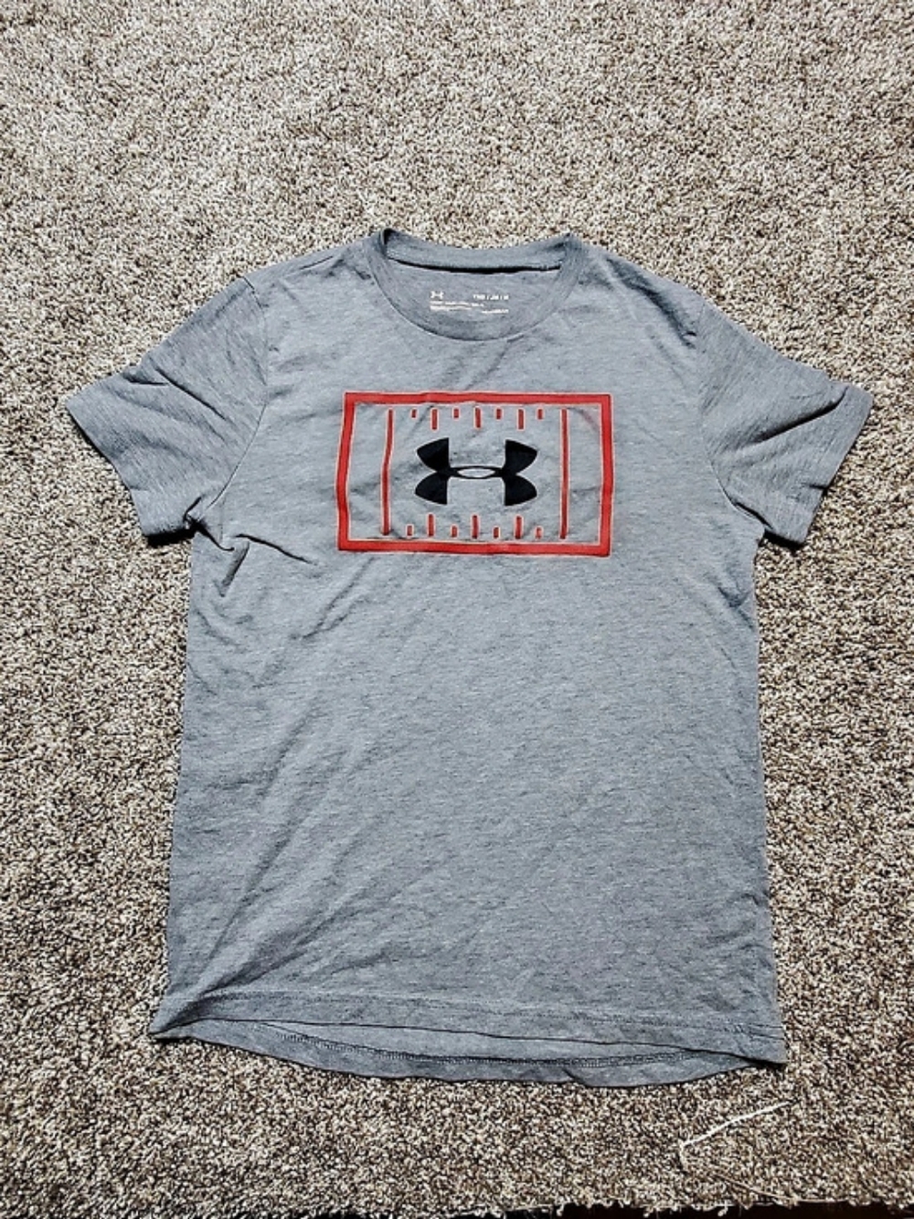 Under Armour Men's Graphic T-Shirt Size Medium Gray & Red